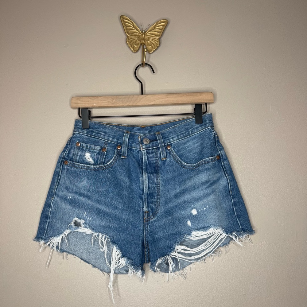 Levi's Women's Size 26 501 Original Fit High Rise Denim Shorts in Oxnard Athens